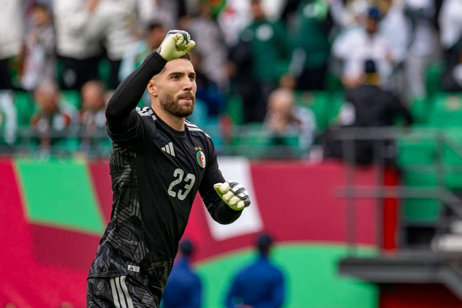 Luca Zidane si v alžírské brance odbyl vítěznou turnajovou premiéru.