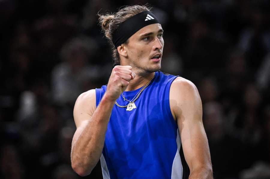 Alexander Zverev v Paříži vyřadil Holgera Runeho.