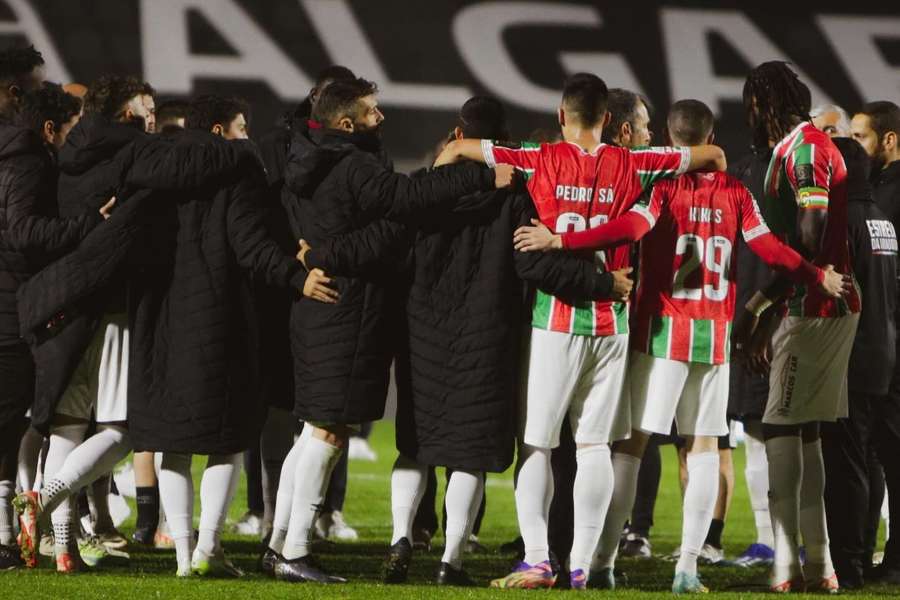 Técnico de equipamentos envolveu-se numa discussão acesa com guarda-redes do Arouca