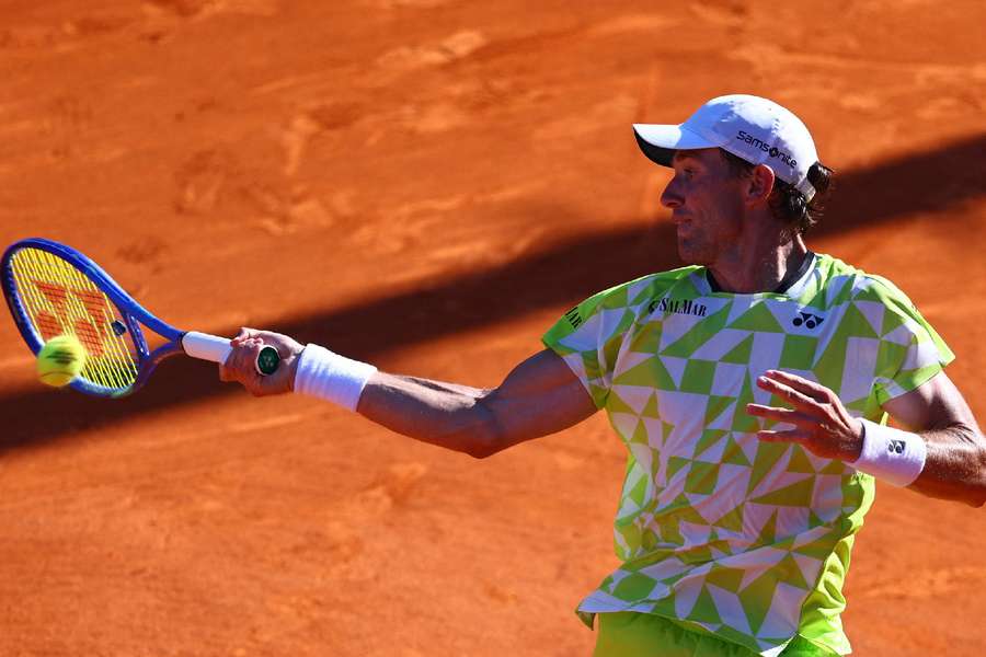 Casper Ruud in action at Monte Carlo