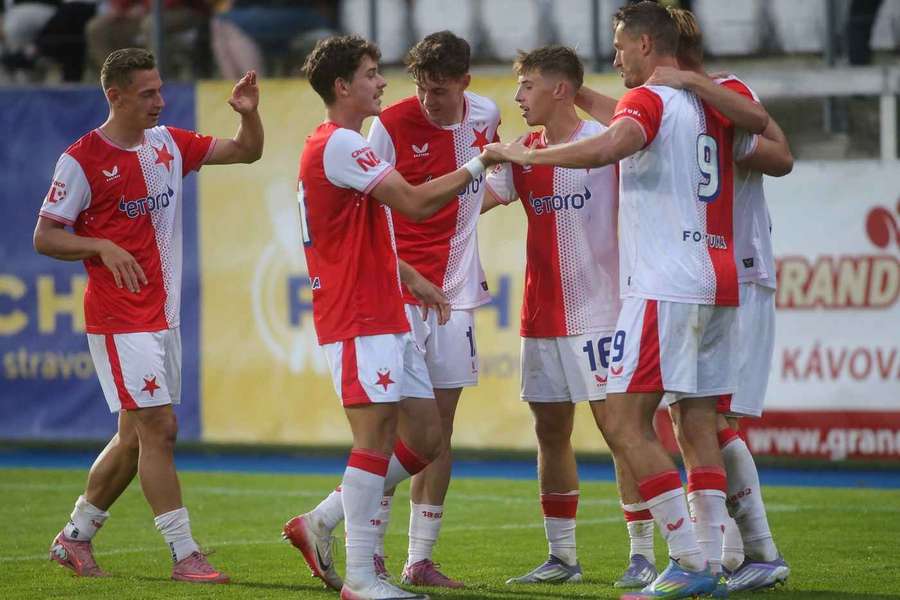 Gólová radost hráčů Slavie B. Gólová radost hráčů Slavie B.