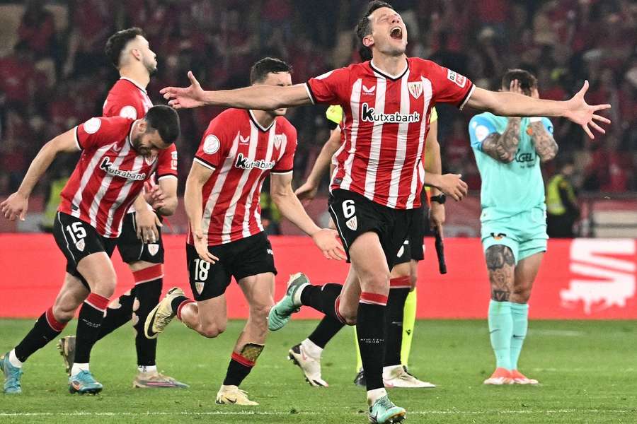 Jogadores do Athletic celebram conquista histórica da Copa do Rei