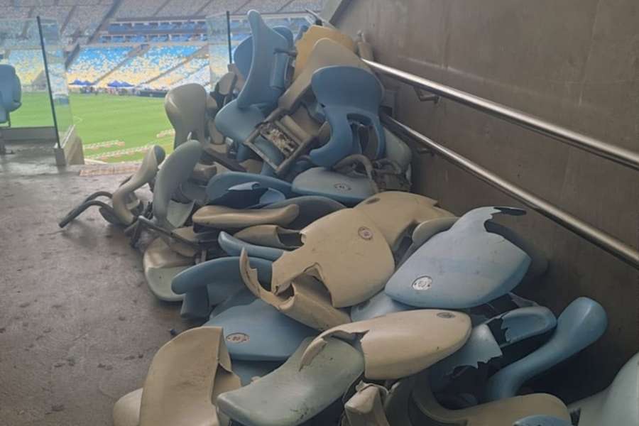Cadeiras quebradas no Maracanã após Vasco x Boca Juniors