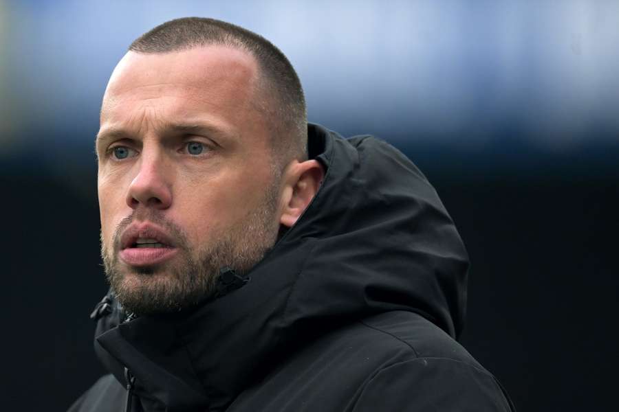 John Heitinga staat tot medio 2025 onder contract bij Ajax