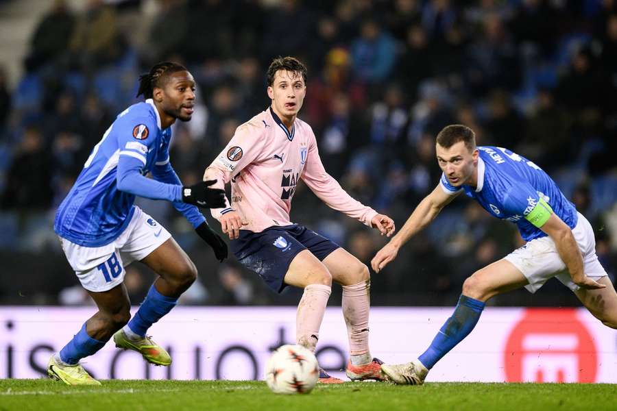 Not pretty in pink... Malmo beaten for the seventh time in the UEL Not pretty in pink... Malmo beaten for the seventh time in the UEL