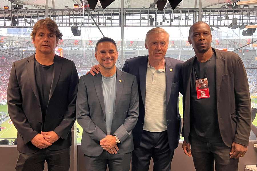 Carlo Ancelotti esteve acompanhado de Cristiano Nunes, Rodrigo Caetano e Juan