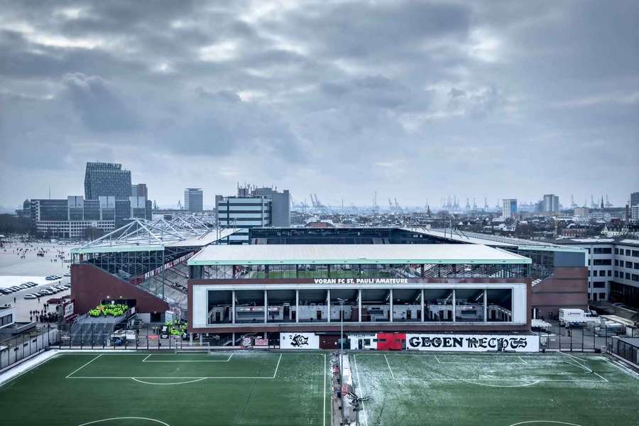 Pfiffe und Applaus: St. Pauli-Fans uneins nach Hymnen-Verzicht