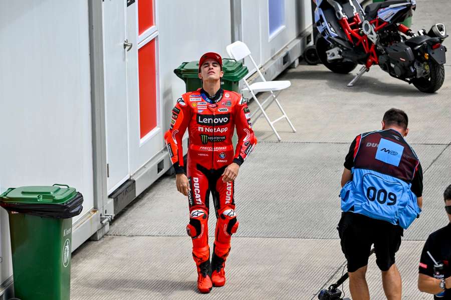 Marc Márquez sofreu uma queda com fratura no Grande Prémio da Indonésia