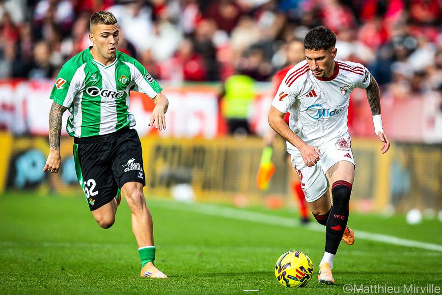 Trois matches à huis clos partiel pour le Séville FC après les incidents dans le derby