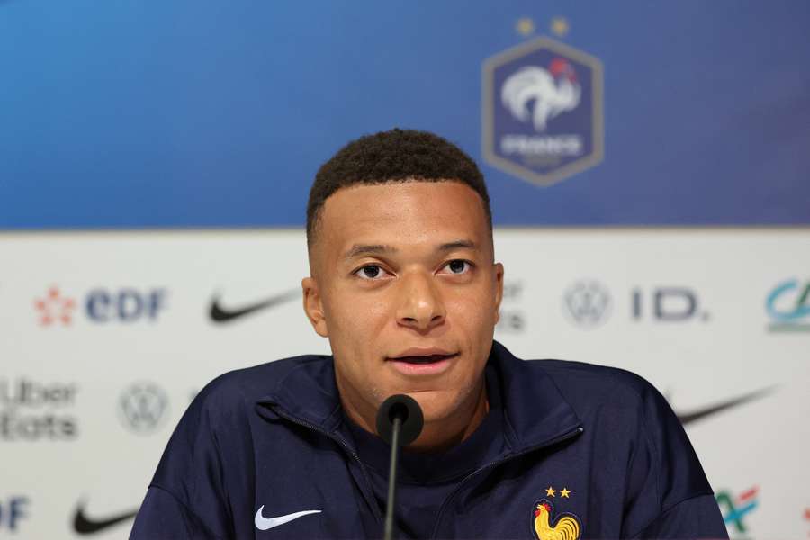 França de Mbappé busca largar com vitória nas Eliminatórias