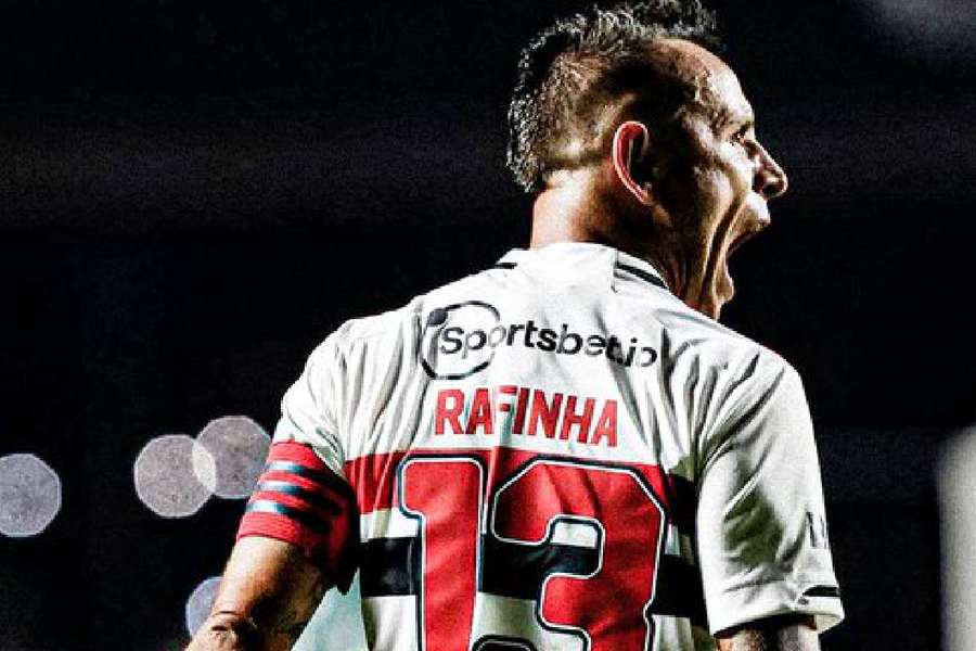 Rafinha, a referência do São Paulo, desta vez indo às redes