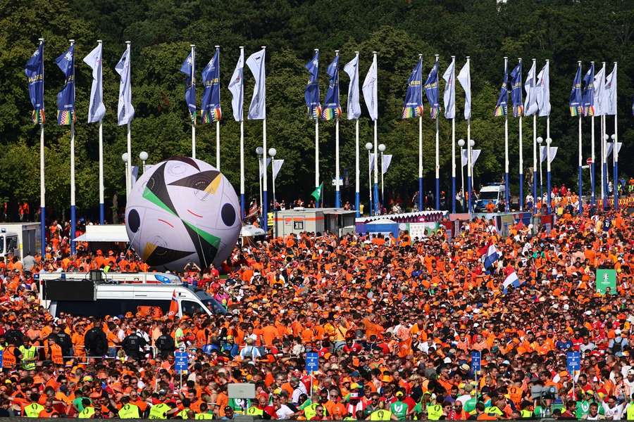 Nederland speelt zaterdagavond in Berlijn tegen Turkije in de kwartfinale