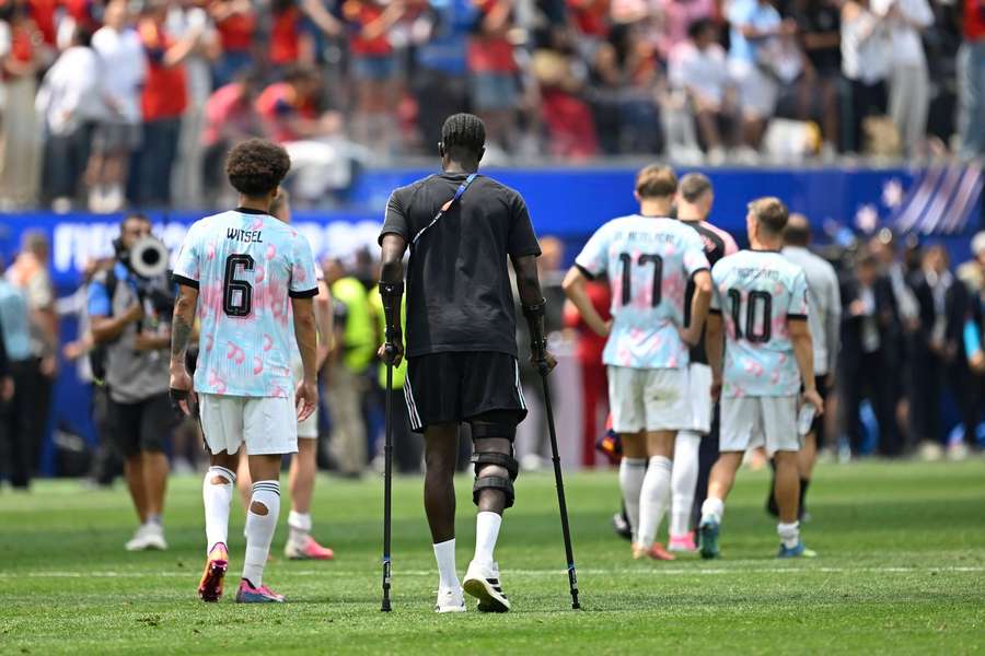 Amadou Onana s-a accidentat în timpul duelului SUA - Belgia din optimile Cupei Mondiale Amadou Onana s-a accidentat în timpul duelului SUA - Belgia din optimile Cupei Mondiale