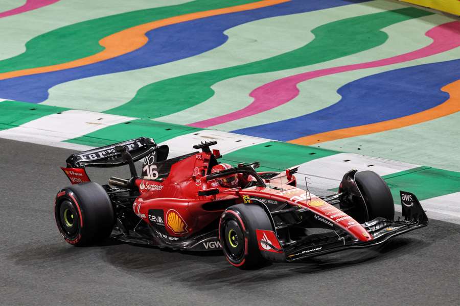 Carlos Sainz e Charles Leclerc foram unânimes quanto à baixa prestação do Ferrari