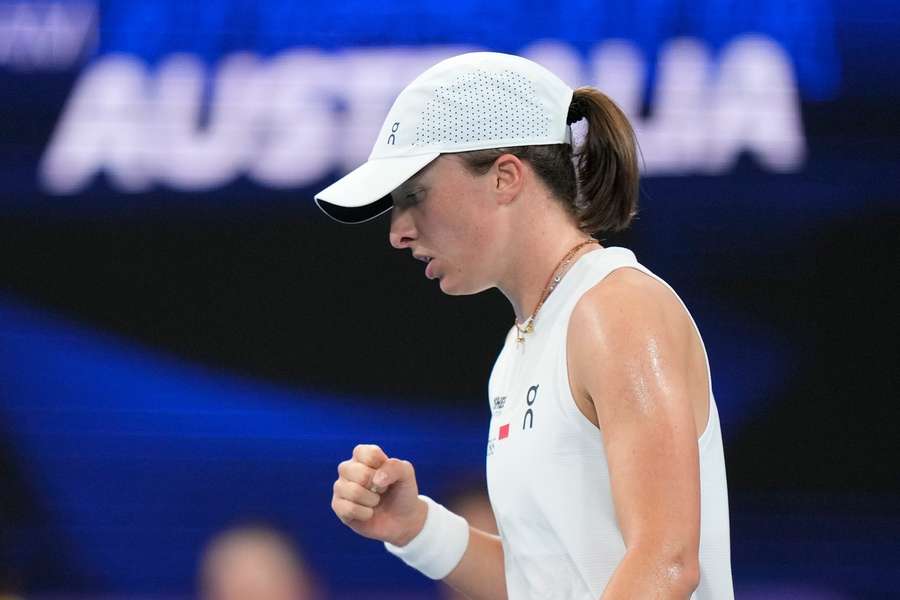 Ekspresowe zwycięstwo Igi Świątek daje Polsce prowadzenie w meczu z Australią