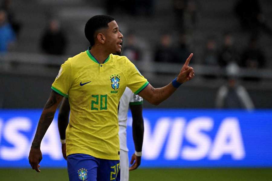 Savinho deu nas vistas no Mundial sub-20, pelo Brasil