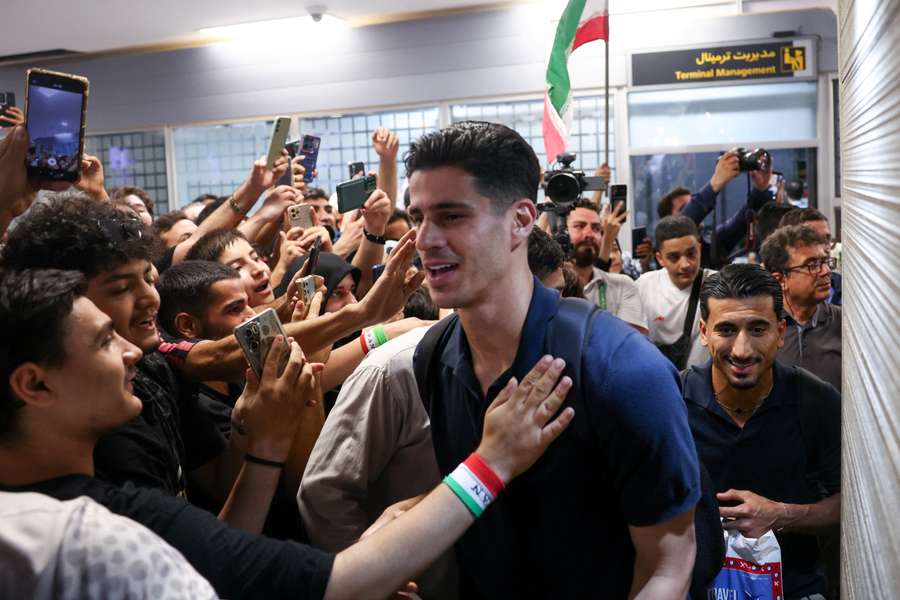 Os jogadores iranianos foram recebidos com festa Os jogadores iranianos foram recebidos com festa