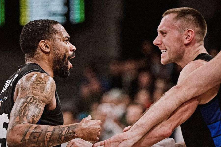 U-BT Cluj-Napoca a învins în deplasare echipa germană Veolia Towers Hamburg, cu scorul de 95-76, în Grupa A din EuroCup
