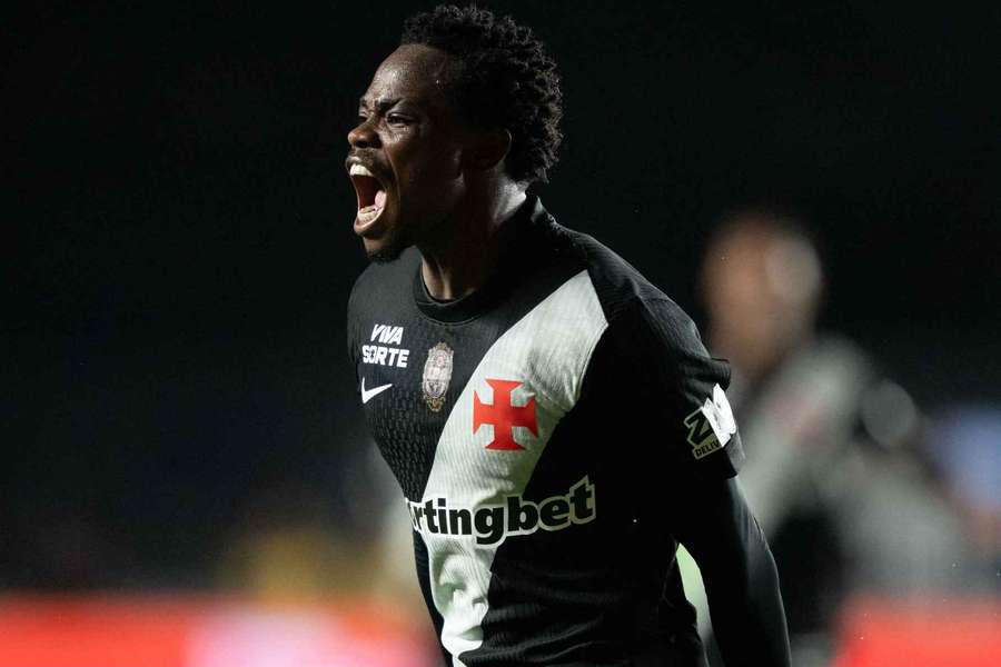 Andrés Gómez comemora gol da partida em São Januário