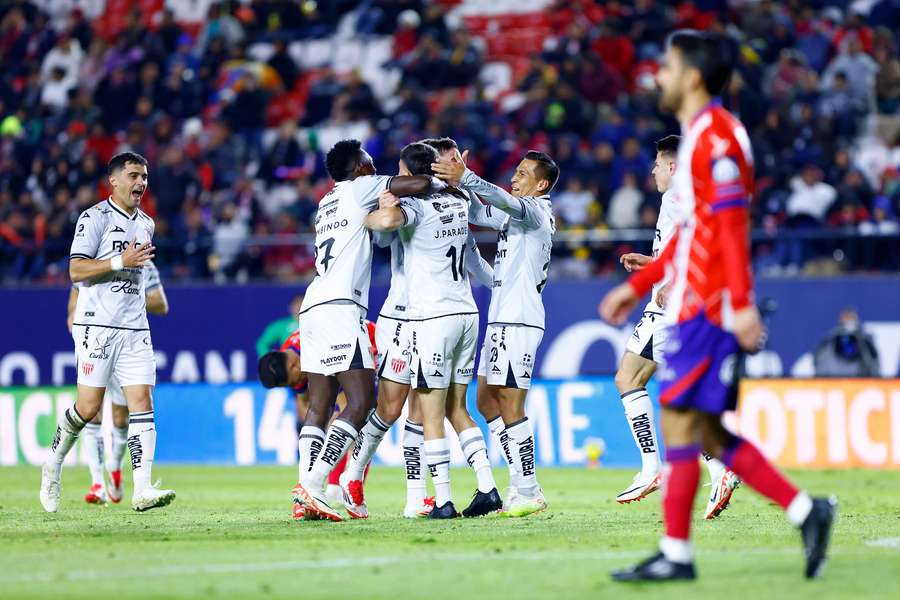 El Necaxa triunfa en la tercera jornada.