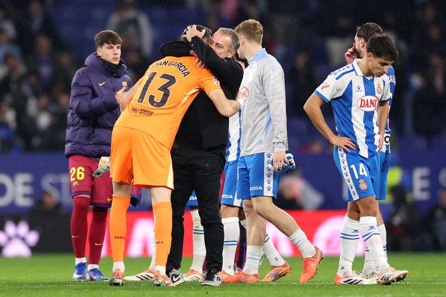 Hansi Flick y Joan García Hansi Flick y Joan García