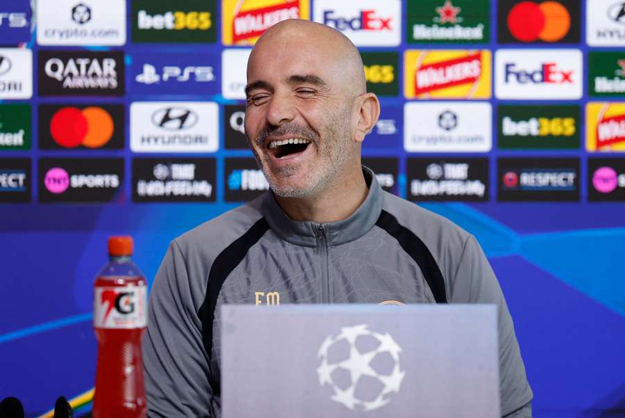 Maresca, técnico do City, ri enquanto a sanção não chega Maresca, técnico do City, ri enquanto a sanção não chega