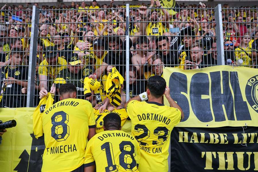 Emre Can está no Borussia Dortmund desde 2020 e renovou até 2026