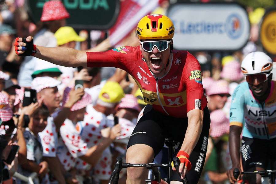Spurt v závěru 11. etapy Tour de France ovládl Waerenskjold. Spurt v závěru 11. etapy Tour de France ovládl Waerenskjold.