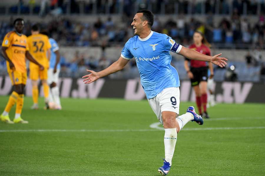 Pedro esulta dopo la rete del 2-1