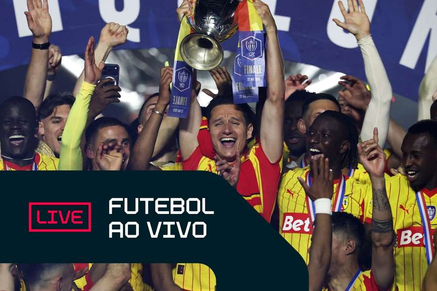Lens ergueu a taça da Copa da França