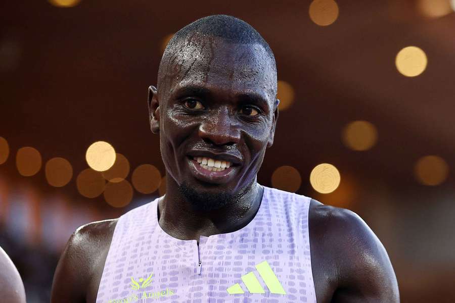 Emmanuel Wanyonyi bate recorde mundial dos 1.000 metros Emmanuel Wanyonyi bate recorde mundial dos 1.000 metros