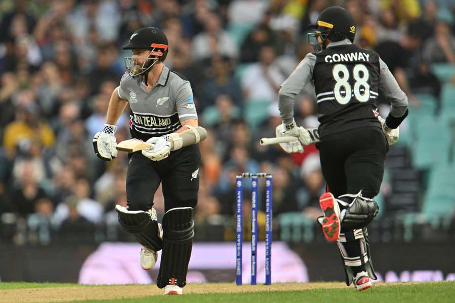 Conway hits 92 as New Zealand make 200-3 against Australia