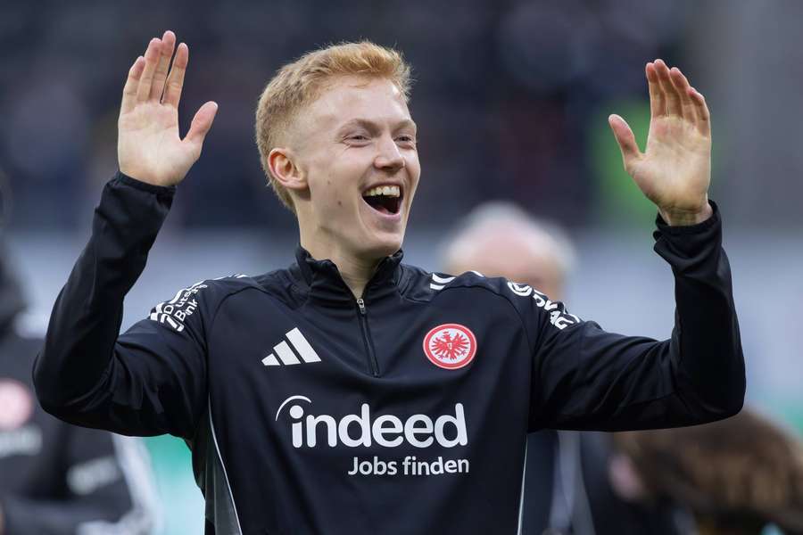 “I’m curious to try something new” - Hugo Larsson pushing for Eintracht Frankfurt exit 
