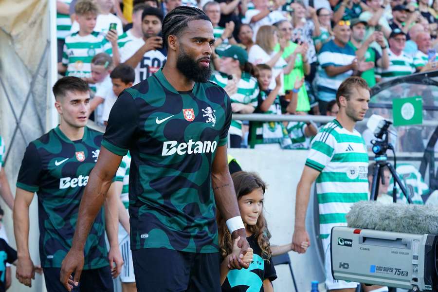 St. Juste colocado na equipa B dos leões