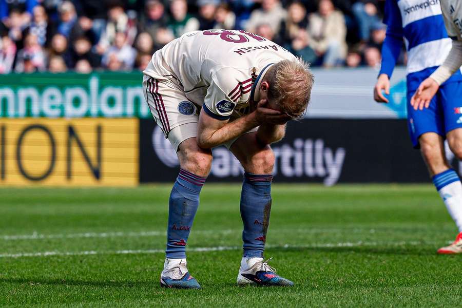 Ajax's Davy Klaassen sulks after missing a chance against PEC Zwolle