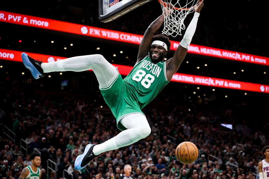 Neemias em destaque ao serviço dos Celtics