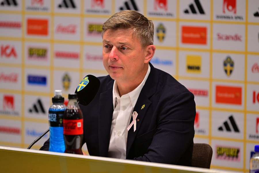 Tomasson answers questions during the press conference