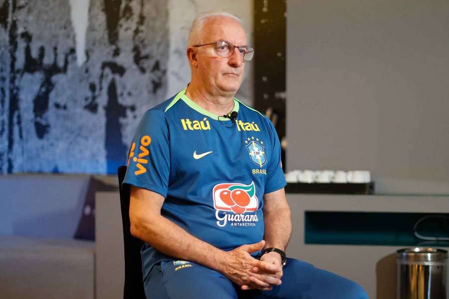 Dorival Júnior está pressionado no comando da seleção nrasileira