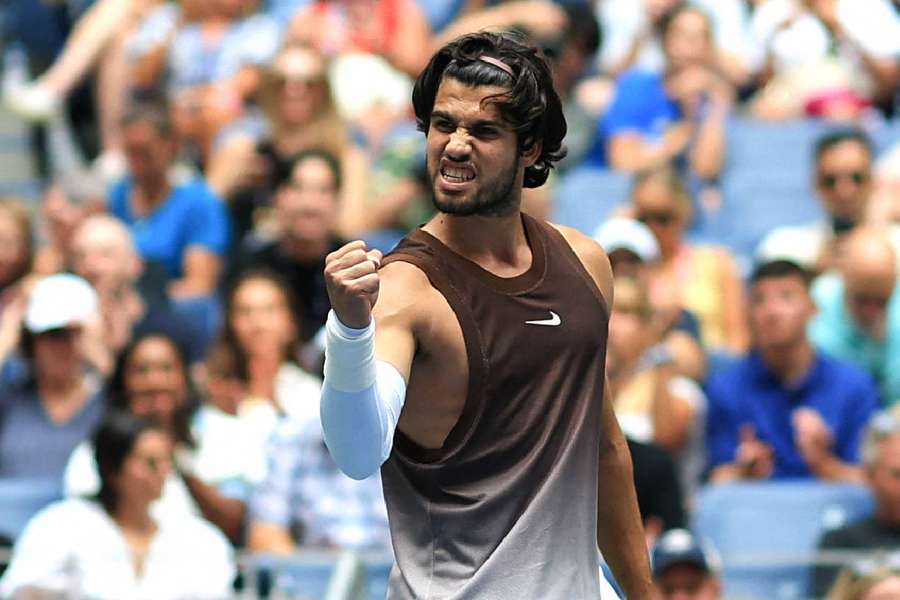 Carlos Alcaraz, calificare fără emoții în turul doi la US Open, la revenirea ibericului în circuit după o accidentare Carlos Alcaraz, calificare fără emoții în turul doi la US Open, la revenirea ibericului în circuit după o accidentare