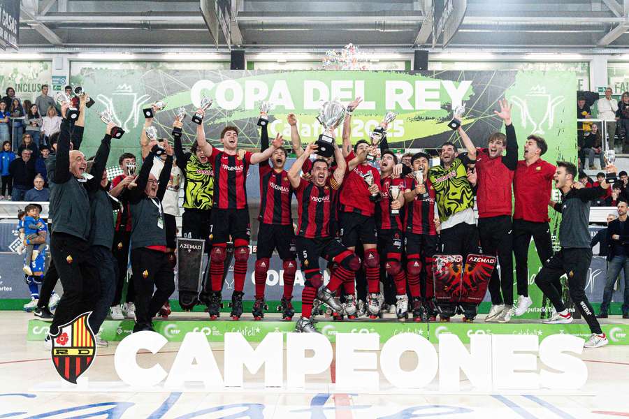 La plantilla del Reus celebra su octavo título de la Copa del Rey