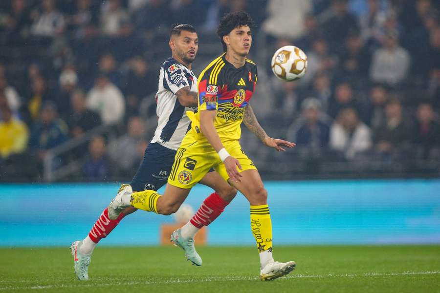 Monterrey pisa fuerte y sorprende al siempre poderoso América Monterrey pisa fuerte y sorprende al siempre poderoso América