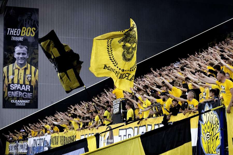 Supporters van Vitesse tijdens de laatste thuiswedstrijd in de Eredivisie