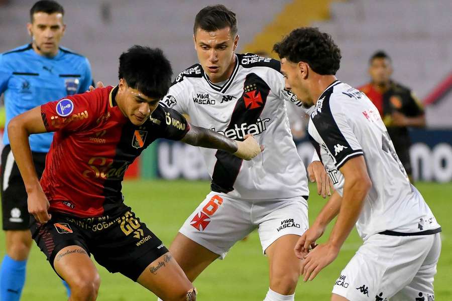 O Vasco deixou escapar uma vitória certa no Peru