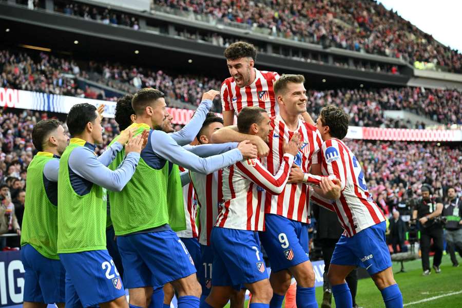 Atlético doma proti Valencii otočilo na konečných 2:1. Atlético doma proti Valencii otočilo na konečných 2:1.
