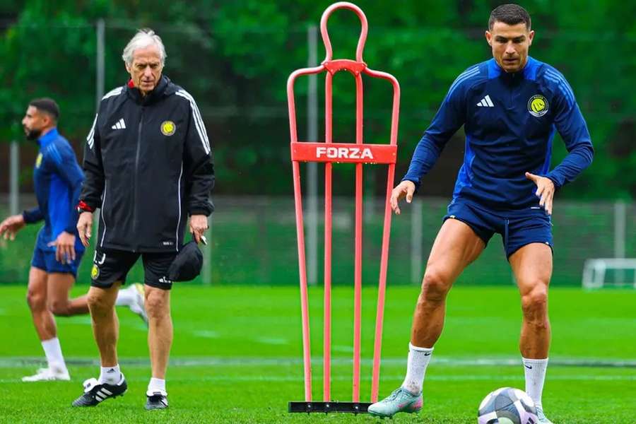 Jorge Jesus con Cristiano Ronaldo en el entrenamiento del Al Nassr
