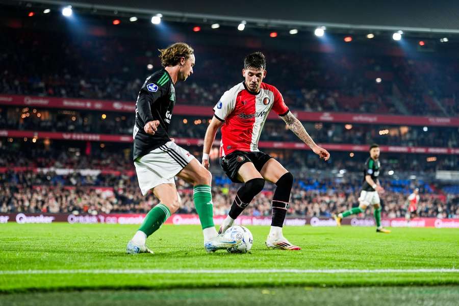 Jakub Moder pracował na trzy gole Feyenoordu, kolejny ważny mecz Polaka