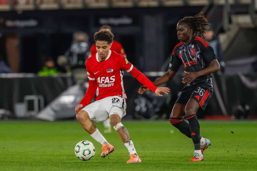 Garang Kuol (vpravo) byl proti Alkmaaru střídán už v poločase.