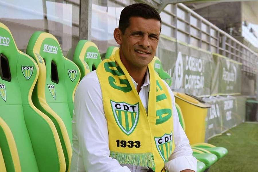 Ricardo Costa é o treinador do Tondela Ricardo Costa é o treinador do Tondela