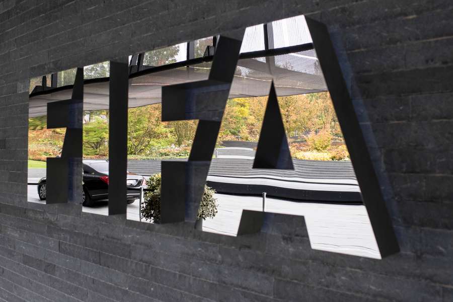 FIFA rozważa umożliwienie ligom organizacji meczów w innych krajach