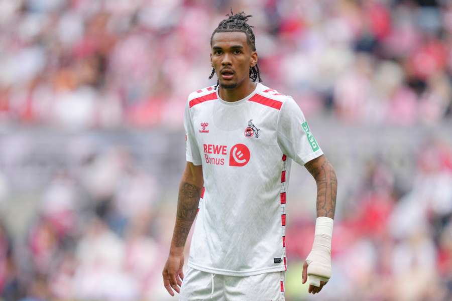 Der 21-jährige Downs wechselt zum FC Southampton in die Championship.